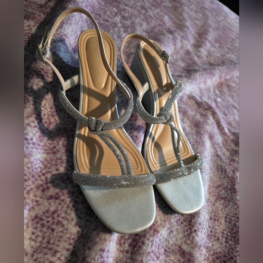 Elegant Silver Strappy Sandals Adrienne Vittadini Size 11